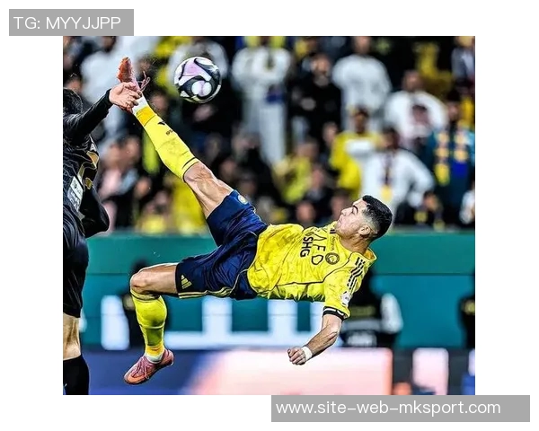 C罗在胜利打入第三球后与对方门将互动和解引发热议